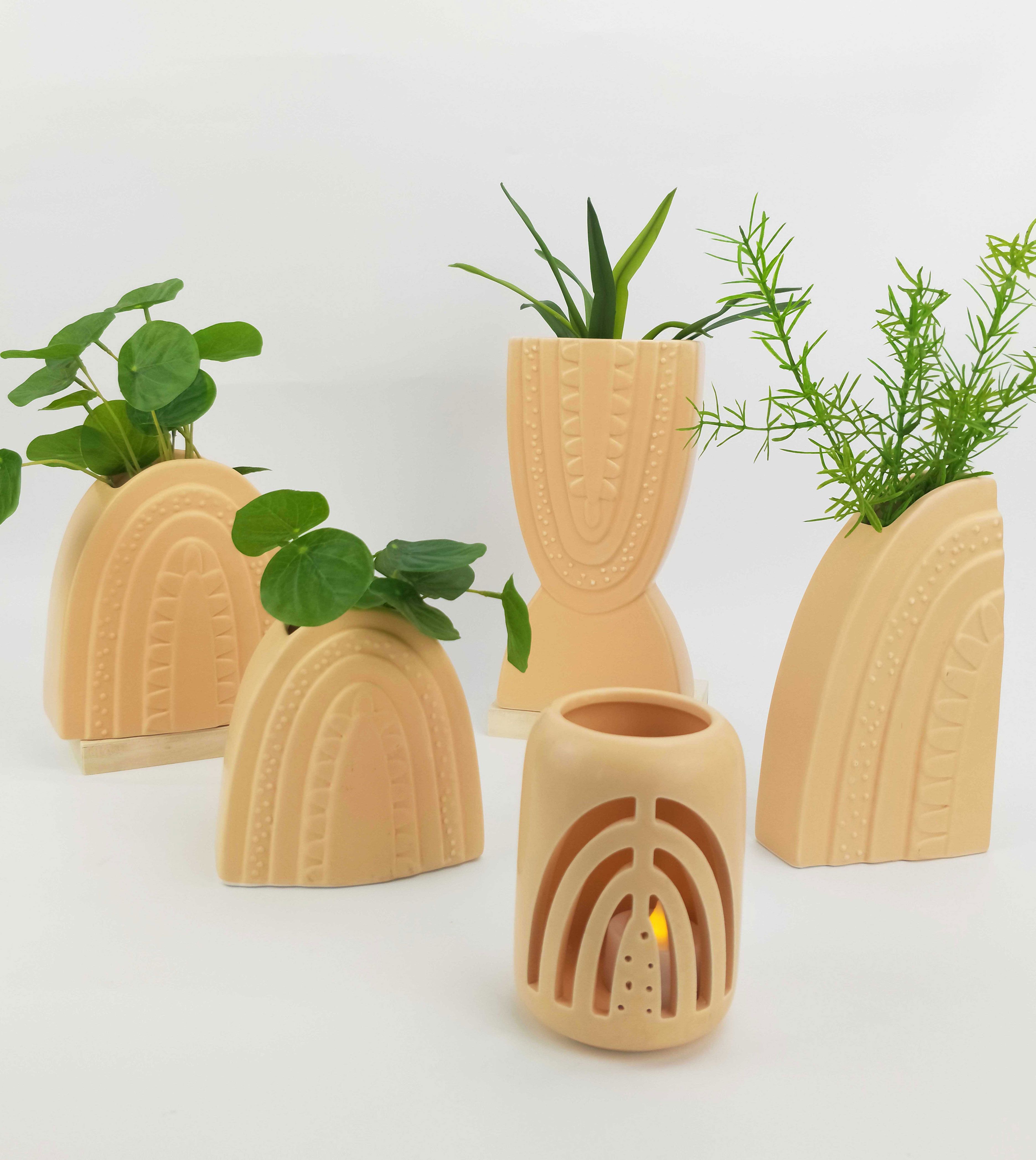 Addie Rainbow Vase – Sand (18cm)