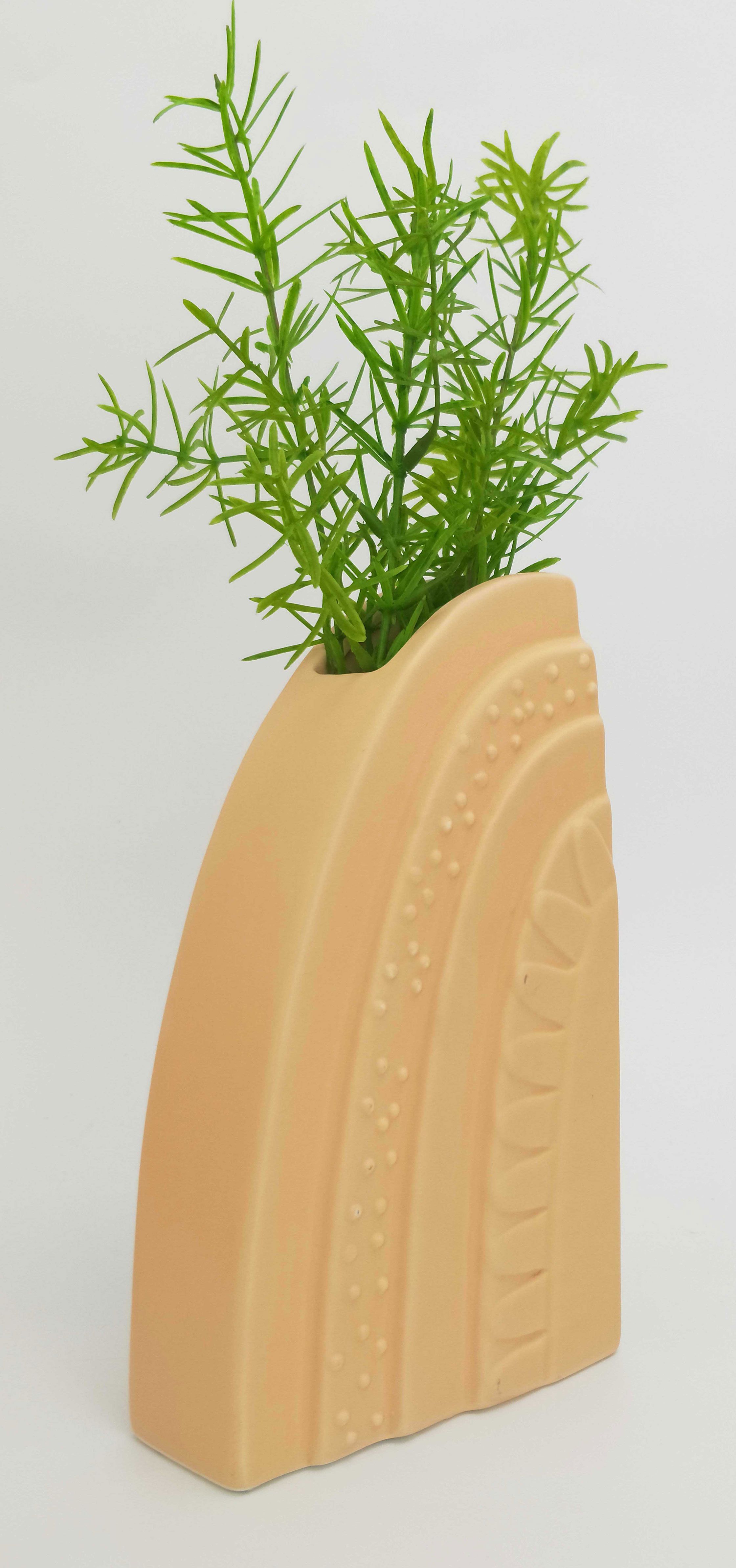 Addie Rainbow Vase – Sand (18cm)