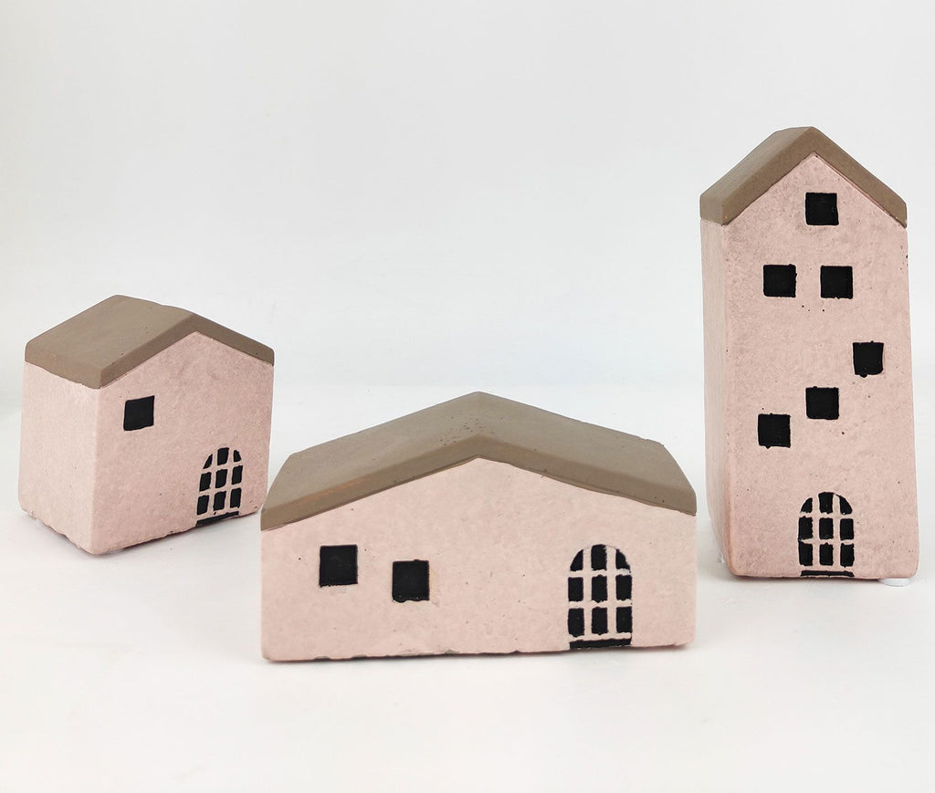 Jonah House Tall Ornament – Pink (15 cm)